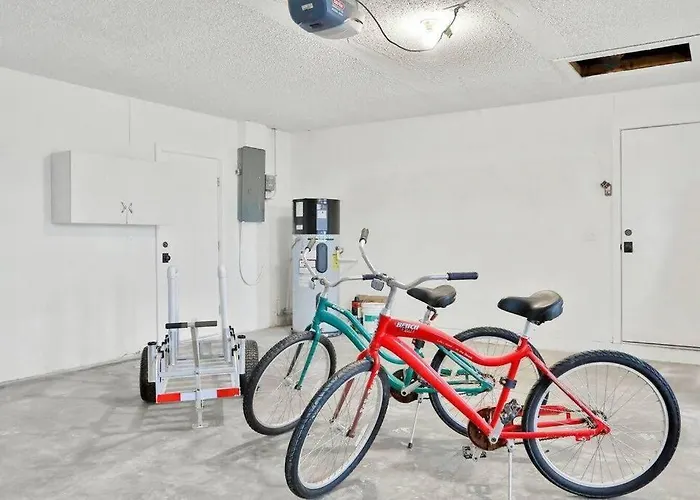 St Pete Getaway In Indian Rocks Beach! Holiday home