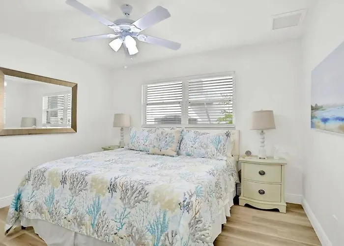Holiday home St Pete Getaway In Indian Rocks Beach!